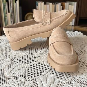 Dolce Vita Elias Suede Loafers in Dune Size 10